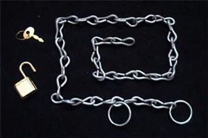 Immagine di Chaînes Sibérienne Pour se libérer de ces chaînes, on a le choix entre développer une musculature hors du commun... ou ... » 