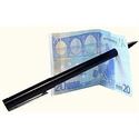 Immagine di Stylo Magique (OID Magic) Empruntez un billet de banque à un spectateur et perforez le avec un stylo. Montrez que le stylo est... »   