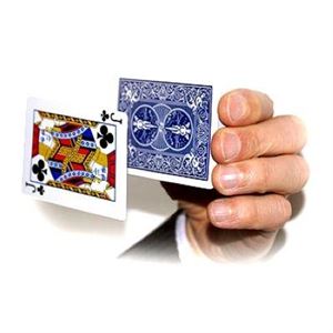 Immagine di Carte en lévitation (Bicycle) Une carte choisie par un spectateur est posée face en l'air sur le dessus du paquet et montrée au pu... »  