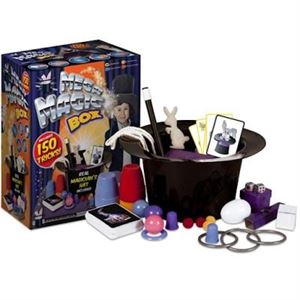 Picture of Grafix – Mega Magic Box – Coffret de Magie avec Haut-de-forme – 150 tours Le set Mega Magic Box de Grafix est un coffret de magie contenant 150 tours et un haut-de-forme en p... » 